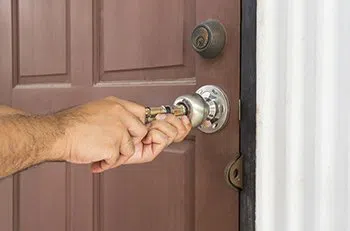 New Hyde Park Locksmith Service New Hyde Park, NY 516-247-6047 New Hyde Park Locksmith Service New Hyde Park, NY 516-247-6047 - emergency-locksmith-service